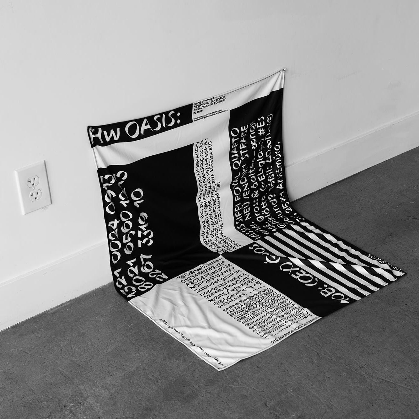 Jan Horcik: Oasis Font + Scarf
